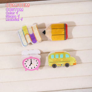 ODM/OEM Nuevo Clip Creativo para el Cabello con Diseño de Autobús Escolar y Lápiz de Cristal para la Temporada de Regreso a Clases para Mujer - Product Image 1