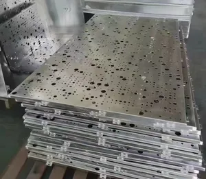 Cina buon fornitore di alta qualità 4x8 foglio di alluminio perforato