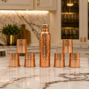 Ensemble de bouteilles d'eau en cuivre avec 6 tasses, design martelé, vaisselle portable, usage domestique moderne - Product Image 1
