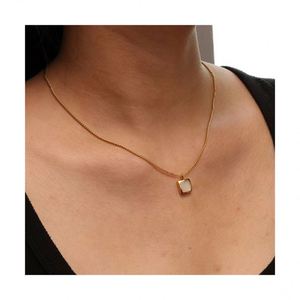 Chris April 316L acciaio inossidabile PVD placcatura in oro ciondolo quadrato bianco conchiglia <span class=keywords><strong>s</strong></span> collana a catena infinity - Product Image 1