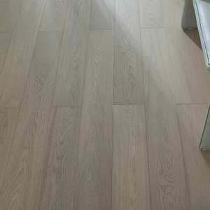 Parquet massif en chêne européen multicouche AVANTIMORA, grade ABC, 20 mm, à joint mâle et femelle, à lattes larges, pour salle d'exposition - Product Image 1