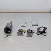 OE6900535570 69005-35500 Ensemble de commutateur d'allumage et de cylindre de serrure de porte avec clés pour Toyota Hilux Pick-up 1997-2006