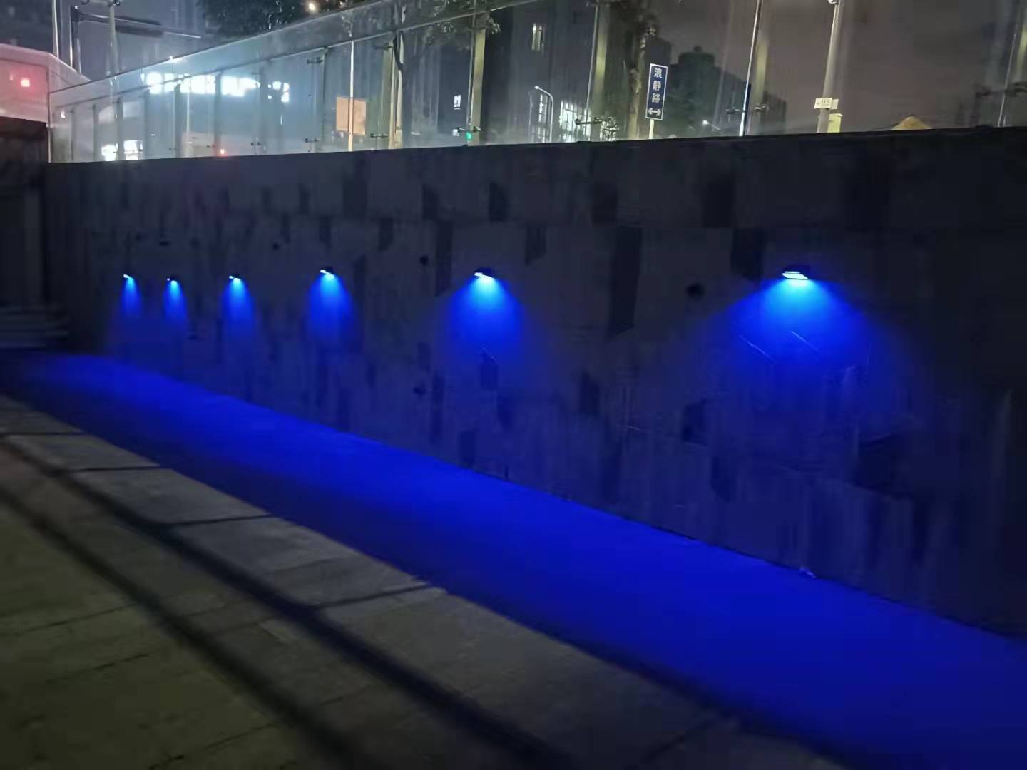 IP65 Waterproof LED Wall Lights ABS PC 1800MAH Solar Fence Post Lights