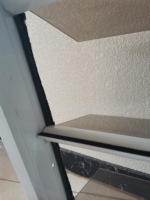 Volets de fenêtre en aluminium, bouton papillon, persiennes en verre, cadre blanc et design en verre gris