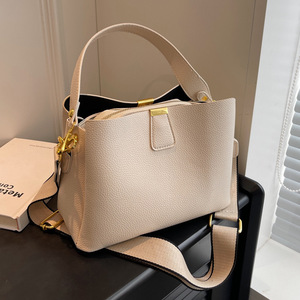 Sac fourre-tout seau petit format, sac bandoulière pour femme, tenues quotidiennes, style luxe léger, blanc, kaki, rose, noir, printemps 2025 - Product Image 1