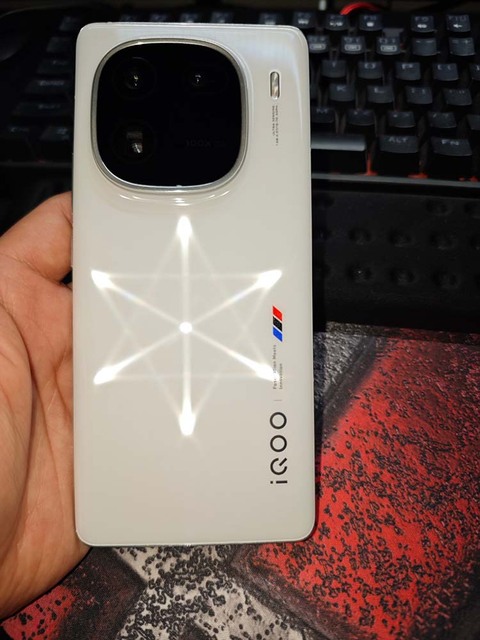 New Arrival Vivo IQOO 12 Pro 5G Mobile Phone Gaming Android Smart Phones 5g with 6.78 Inch 144Hz E7 Display Snapdragon 8 Gen 3