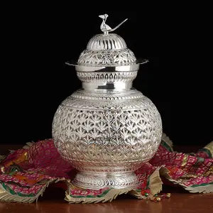 Lámpara Kalash Hecha a Mano para Bodas - Ligera e Impermeable de Alta Calidad - Product Image 1