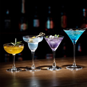 Verres à cocktail personnalisés en cristal soufflé à la main, verres à martini, coupes, verres à highball pour bar et fêtes - Product Image 5