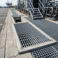 Grille en acier galvanisé robuste à haute capacité de charge pour couvercle de drainage de passerelle d'usine et panneau de sol