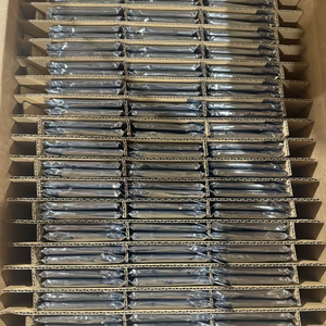 Original untuk Samsung PM9A3 Series Enterprise SSD 15.36TB U.2 PCIe 4.0 Solid State Drive PN MZQL215THBLA-00A07 - Product Image 3