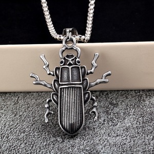 Collar con Colgante de Escarabajo de Acero Inoxidable, Diseño Geométrico de Insecto, Joyería de Moda Unisex - Product Image 3