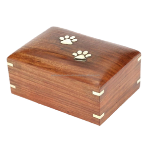 Urna e Caixa de Caixão para Cinzas de Animais de Estimação em Madeira Maciça Ecológica Feita à Mão, Artigos Comemorativos com Padrão de Gato/Cachorro para Cães e Gatos - Product Image 4