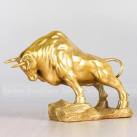 Petites statues de taureau en bronze laiton de haute qualité sur mesure pour la décoration de table à vendre