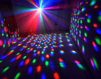 Wiederaufladbare LED Farbwechsel Rotierende Blitzlicht-Fernbedienung Bühnenlicht Mini Kristall-Magiekugel Atmosphäre-Laserlicht
