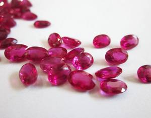 Sản Phẩm Bán Chạy Còn Hàng Đá Corundum <span class=keywords><strong>Ruby</strong></span> Thô Màu Đỏ Tự Nhiên Cắt Hình Bầu Dục Cấp Cao Để Làm Trang Sức - Product Image 2