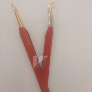 แหนบต่อขนตาสแตนเลสสีแดงด้ามจับเพชรสีทองพร้อมโลโก้ออกแบบได้ตามต้องการ - Product Image 3