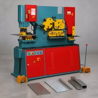 Machine hydraulique combinée de poinçonnage et de cisaillement pour tôles et profilés en acier, pour la fabrication métallique