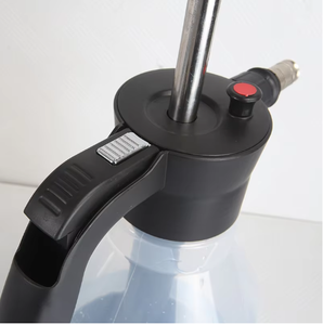 Pistola pulverizadora manual de espuma para nieve con capacidad de 2L para detallado, lavado y limpieza de automóviles - Product Image 3