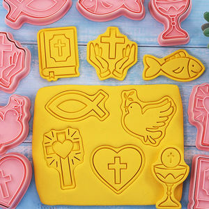 Juego de cortador de <span class=keywords><strong>galletas</strong></span> de comunión y Pascua, 8 sellos de molde de plástico para decoraciones de fiesta para hornear para niños para confirmación de Bautismo - Product Image 4