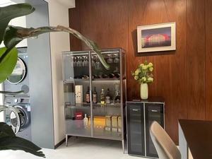 Système <span class=keywords><strong>de</strong></span> rangement à <span class=keywords><strong>vin</strong></span> moderne personnalisé en verre/bois avec éclairage d'ambiance LED, hauteur réglable et couvercle amovible pour le <span class=keywords><strong>vin</strong></span> - Product Image 2