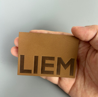 Patch en cuir véritable personnalisé avec logo en relief, étiquettes et marqueurs en cuir pour vêtements, sacs et chaussures