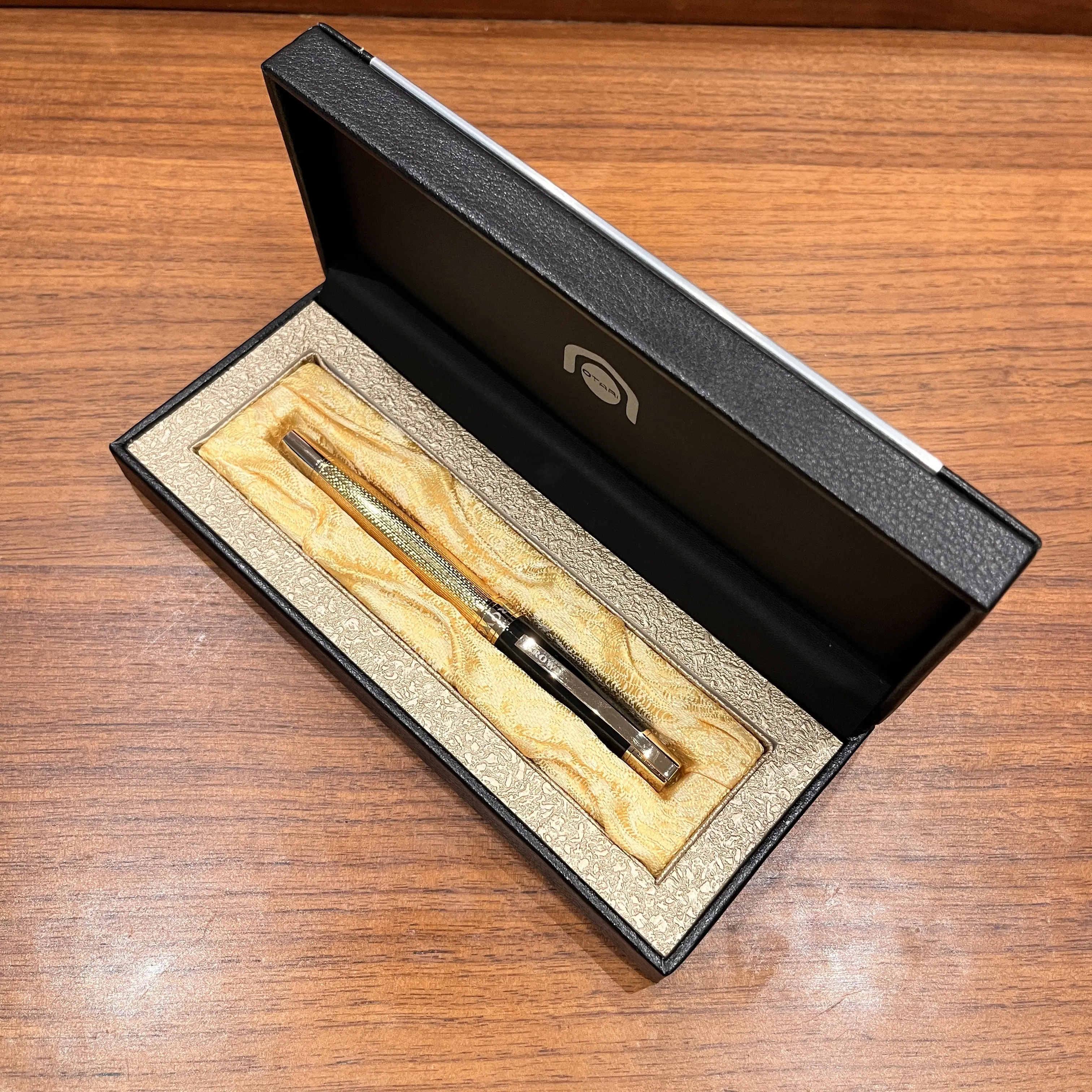 Profesional eksekutif kantor desain klasik pulpen pena Hadiah set perusahaan kustom pena bola warna emas