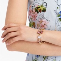 Bracelet en verre coloré irrégulier avec bouton OT et fleur en diamant coloré Oscar Premium Banquet