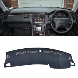 Tapis de protection de tableau de bord pour <span class=keywords><strong>Mercedes</strong></span>-Benz <span class=keywords><strong>Classe</strong></span> E W210 E280-E400 1996-2003, protection solaire, antidérapant, polyester, utilisation quatre saisons - Product Image 1