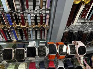 Reloj Inteligente con Correa Naranja, Pantalla Digital, Monitor de Actividad para Uso Diario - Product Image 3