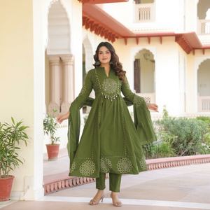 Conjunto de Traje Anarkali Bandhani de Algodón Verde Oliva Premium de 60x60 con Pantalones y Dupatta a Juego para Mujer, Ropa Festiva para Fiestas - Product Image 1