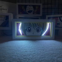 Vente directe usine : Boîte lumineuse Anime et lampe de sculpture sur papier, ornement artistique de décoration de bureau pour les amateurs d'Anime.