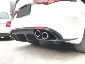 Diffusore paraurti posteriore in fibra di carbonio a labbro Spoiler per <span class=keywords><strong>Alfa</strong></span> <span class=keywords><strong>Romeo</strong></span> Giulia Quadrifoglio <span class=keywords><strong>berlina</strong></span> 4 porte 2017-2020 - Product Image 3