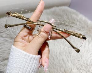 משקפיים שקופים ללא מסגרת רטרו מרובעת משקפי שמש להגנה מפני Uv לנשים וגברים - Product Image 2