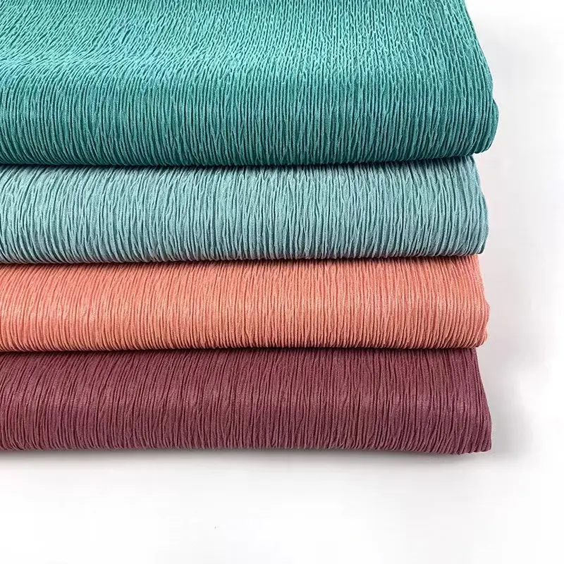 Hazır ürünler çok renkli polyester ağaç kabuğu dokulu krep jakarlı giysiler için örme kumaş