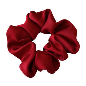 Großhandel Damen Einfaches Vielseitiges Süßes Elastisches Haarband Hochwertige Seidensatin-Stoff Pferdeschwanz-Scrunchies - Product Image 1