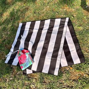 Serviettes <span class=keywords><strong>de</strong></span> <span class=keywords><strong>plage</strong></span> en microfibre personnalisées en usine, ultra absorbantes, séchage rapide, sans sable, imprimées <span class=keywords><strong>de</strong></span> dessins animés, avec logo personnalisé pour le voyage - Product Image 5