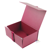 Logo personnalisé imprimé carton dur ruban rose pliant luxe emballage rigide grand panier magnétique boîte-cadeau