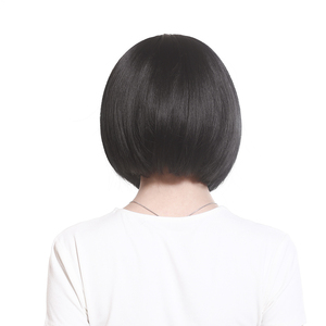Perruque Courte Synthétique Blanche pour Femme, <span class=keywords><strong>Coupe</strong></span> Pixie en Dentelle Transparente avec <span class=keywords><strong>Frange</strong></span> Droite, Effet Perle Naturelle, Prix Bas - Product Image 4