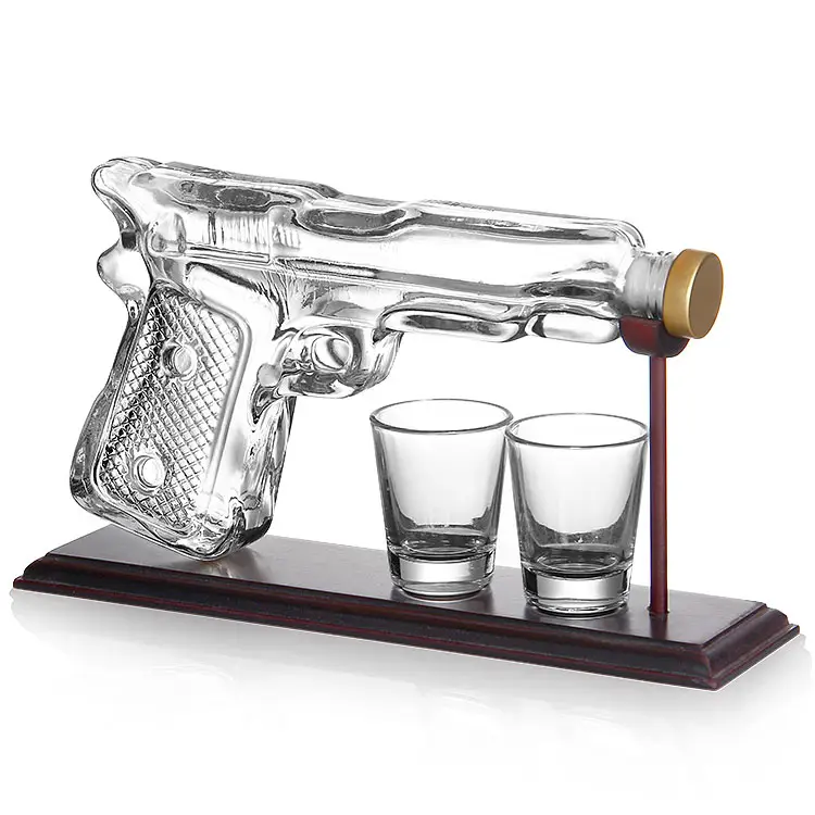 Hot Selling High Quality Manufacturer Whiskey Gun Decanter With Gun Shaped Shot Glasses On Mahogany Tray Whiskey Set