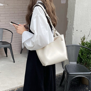 Bolso Tipo Cubo para Mujer, Color Gris Beige Sólido, Cierre Magnético, Dureza Media, Bolso Tote, de Hombro y Cruzado - Product Image 4