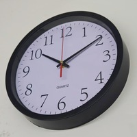 Jam Dinding Merah Terkontrol 23 cm Bulat Analog Jam Gantung Bertenaga Baterai untuk Rumah Kantor Ruang Kelas