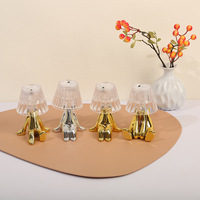 Lampe de nuit LED moderne avec bouton lumineux et touche créative Figurine de lampe à piles, cadeau pour les amis Besties pour la décoration de la chambre