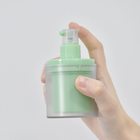 Bocaux en plastique PET recyclables de 50 ml avec pompe sans air rechargeable pour l'emballage de cosmétiques et de lotions de soin de la peau avec logo personnalisé