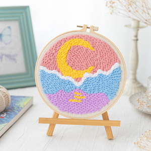 Kit de broderie à l'aiguille à poinçon faite à la main en fil de tufting DIY pour débutants avec cerceau, instructions et échantillon gratuit - Product Image 4