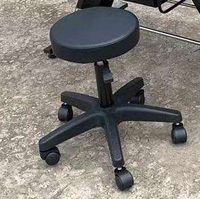 Tabouret de Barbier Moderne et Durable à Roulettes et Réglable en Hauteur, Chaise de Coiffure pour Salons de Beauté et Salons de Manucure