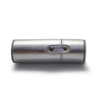 Boîte à maquillage cylindrique en PU argenté métallisé avec bouton-pression, mini étui de rangement cosmétique portable, organiseur de rouge à lèvres et de bijoux, logo personnalisé