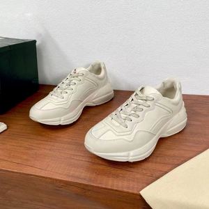 Chaussures de course décontractées à lacets 2026 – Cuir véritable respirant, semelle épaisse amortissante, anti-odeur – Style classique - Product Image 1