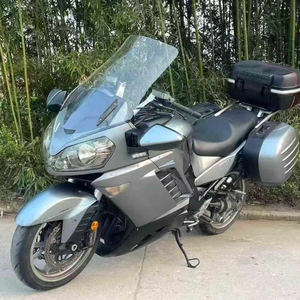 Moto de tourisme Kawasaki <span class=keywords><strong>GTR1400</strong></span> d'occasion, équipement haut de gamme. Moteur 1400cc à quatre cylindres en ligne, transmission par arbre, ABS, pare-brise électrique et valises de transport - Product Image 4
