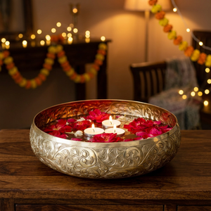 Flotante SerenityThe Timeless Urli Bowl Añade tranquilidad a tu hogar Tradicional Urli Bowl - Product Image 1
