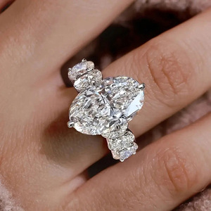 Anello con design geometrico ovale Anello da dito in stile elegante per donna - Product Image 5